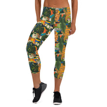 Load image into Gallery viewer, Abstract Capri Leggings
